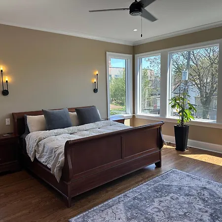 Lyons' Suite